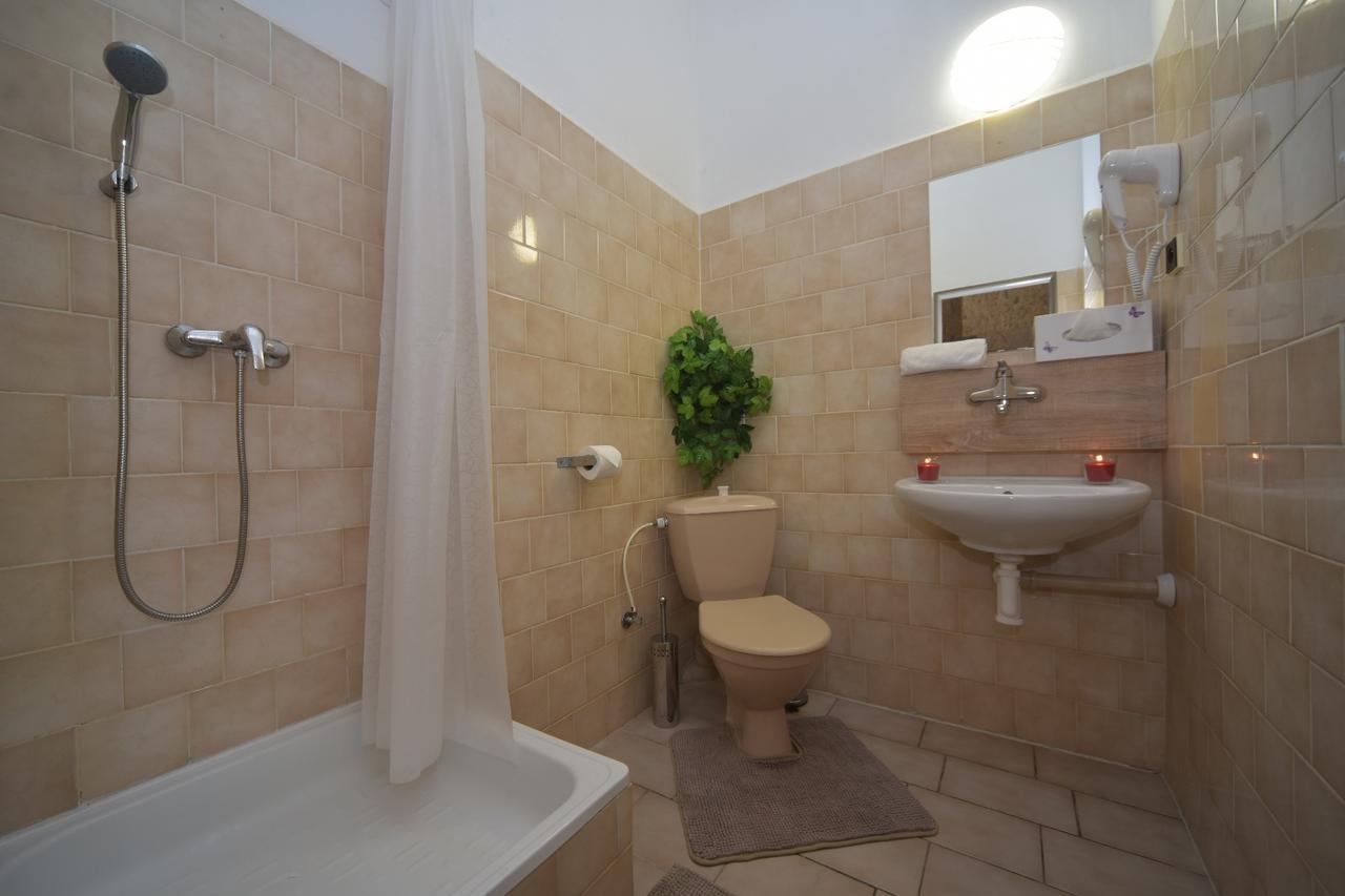 Kajetanka Appartement Praag Buitenkant foto
